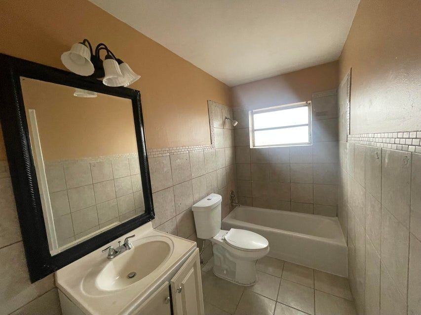 1316 Nw 8th Ave ##A - Photo 7 of 7