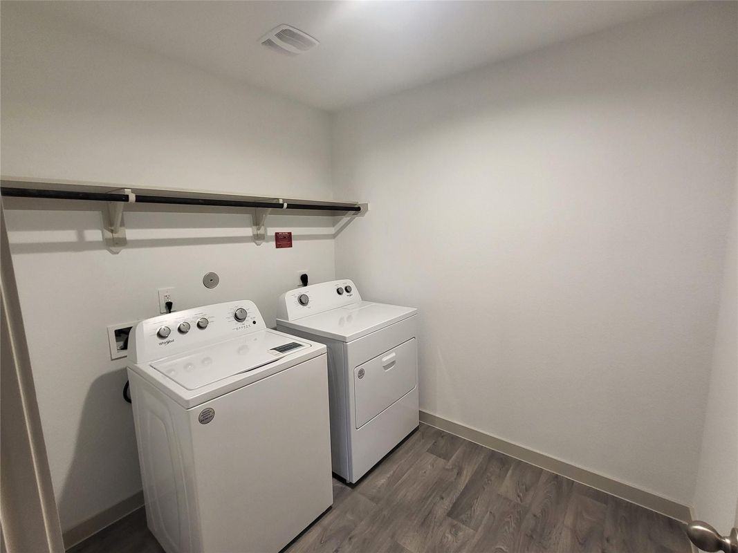 1719 Maclane Ct - Photo 4 of 45