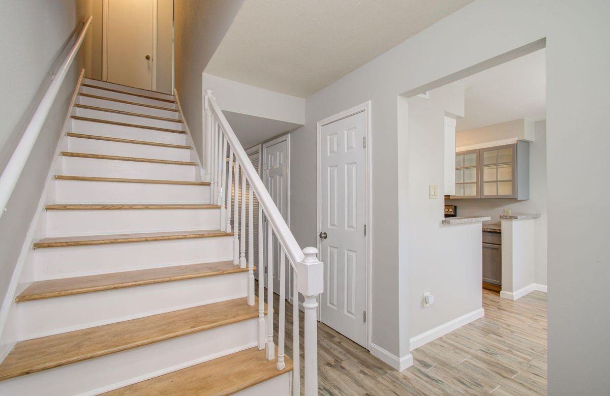 9495 Fondren Rd - Photo 3 of 26