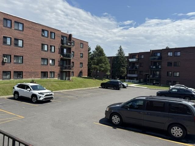 1035 Boulevard Chomedey — photo 3