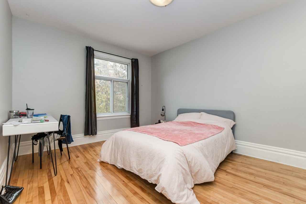 1074 Gladstone Avenue - Photo 2 of 19