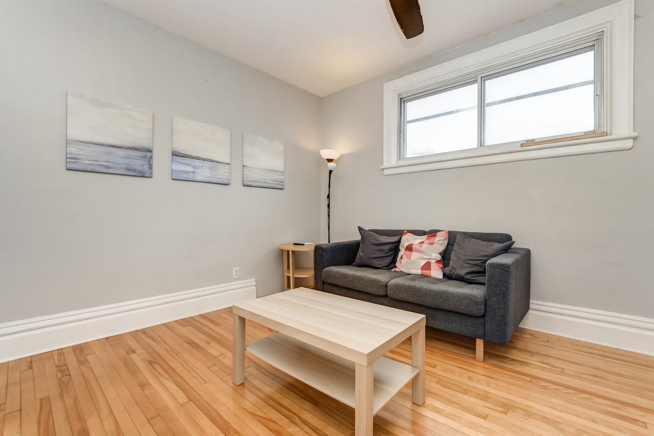 1074 Gladstone Avenue - Photo 3 of 19