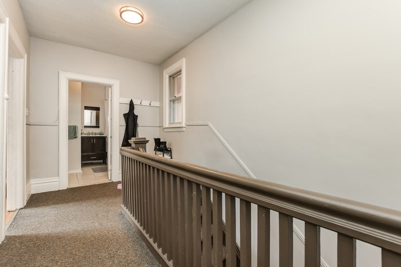 1074 Gladstone Avenue - Photo 6 of 19