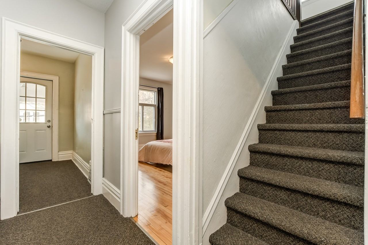 1074 Gladstone Avenue - Photo 7 of 19