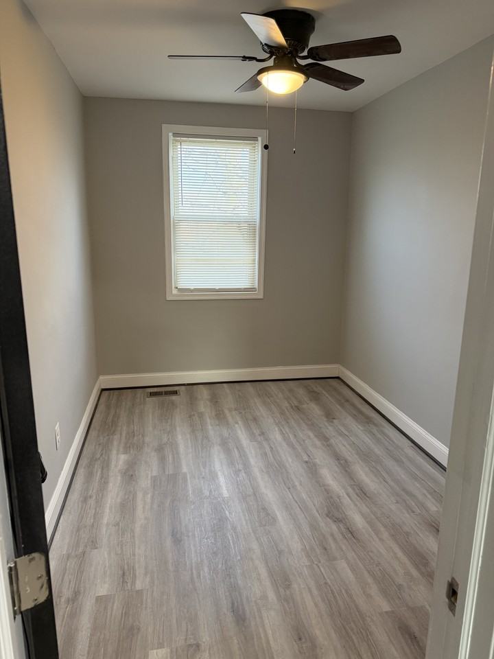 3831 Derby Manor Drive - Photo 2 of 9