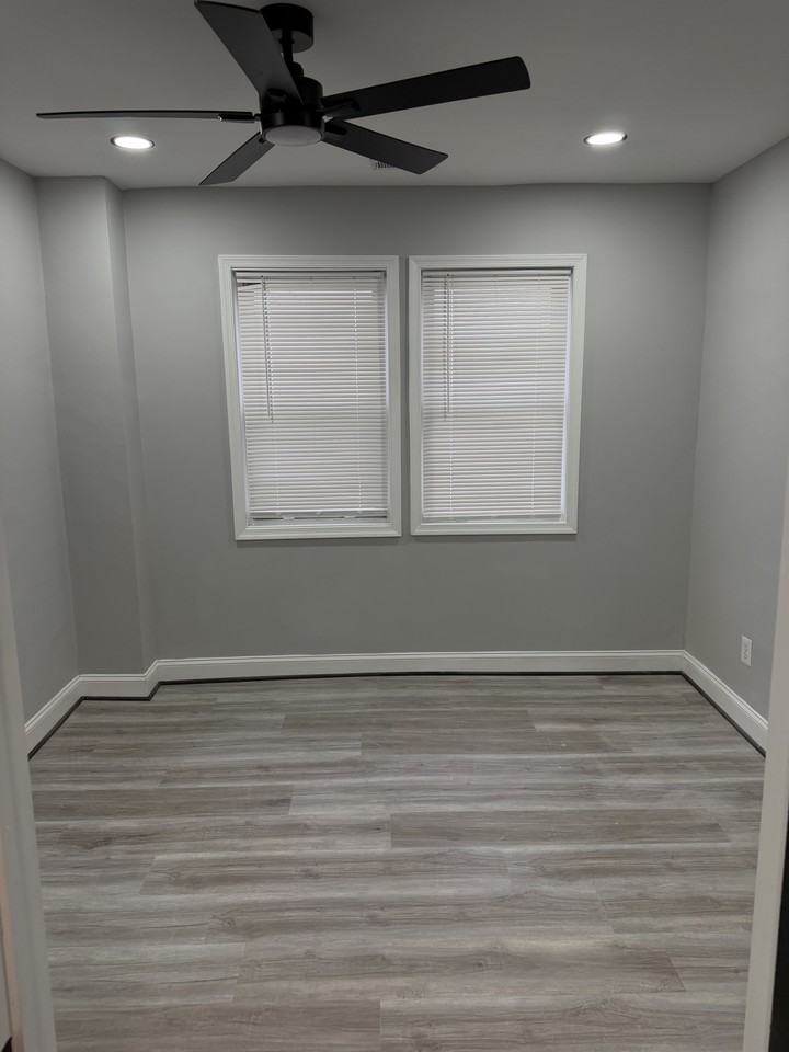 3831 Derby Manor Drive - Photo 4 of 9