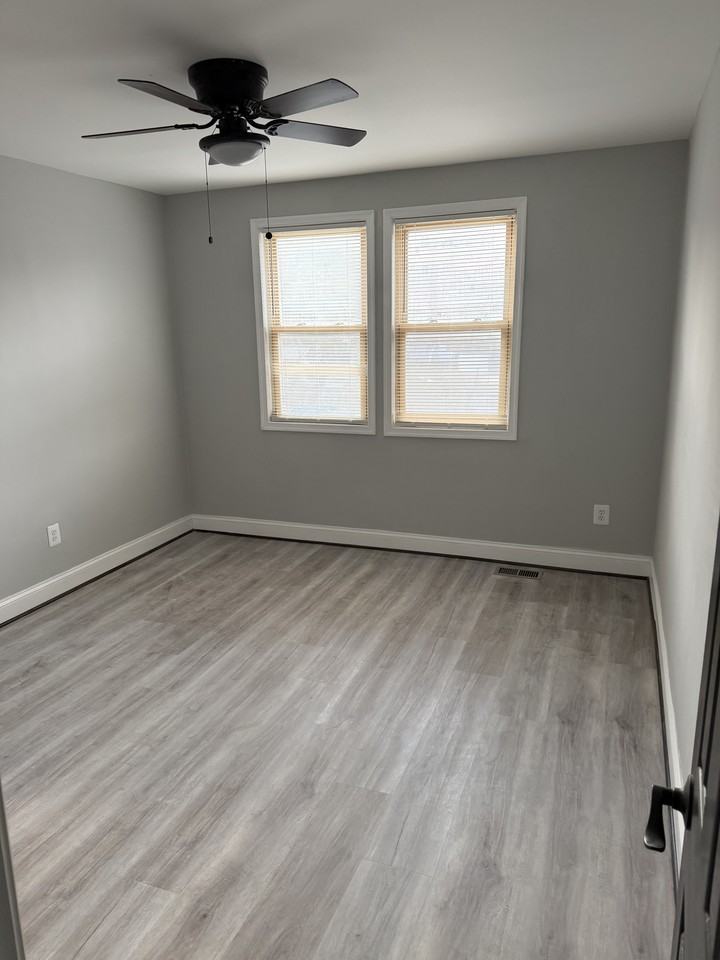 3831 Derby Manor Drive - Photo 6 of 9
