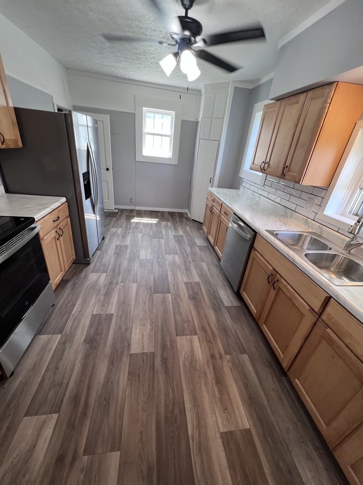 528 Southwest Street - Photo 7 of 20
