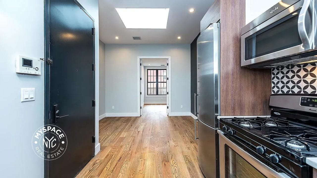 2 Stanwix St #3R