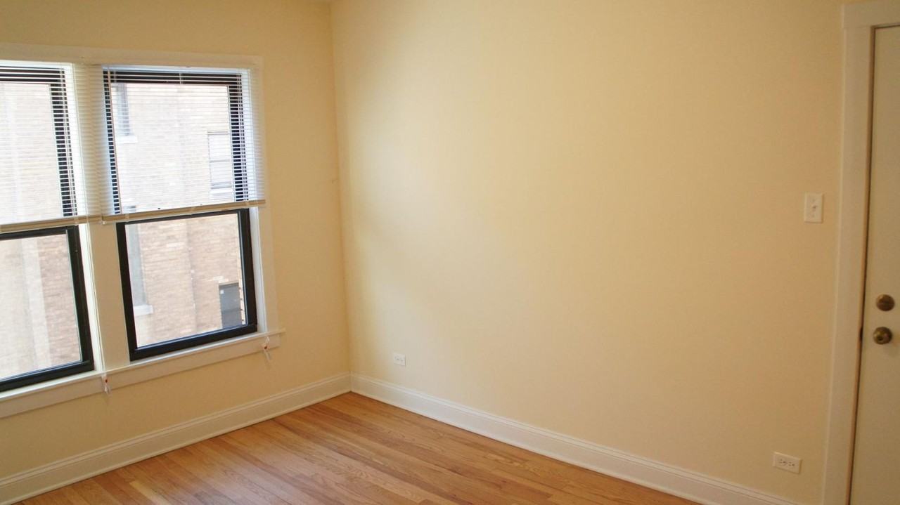 2621 N Spaulding Ave #3E - Photo 4 of 8
