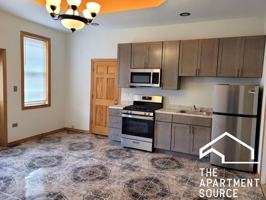 featured image of 1900 S May St #1F
