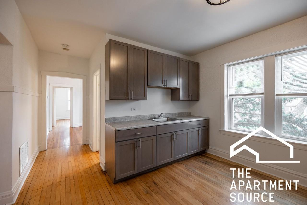 4652 W Palmer St #1 - Photo 3 of 16