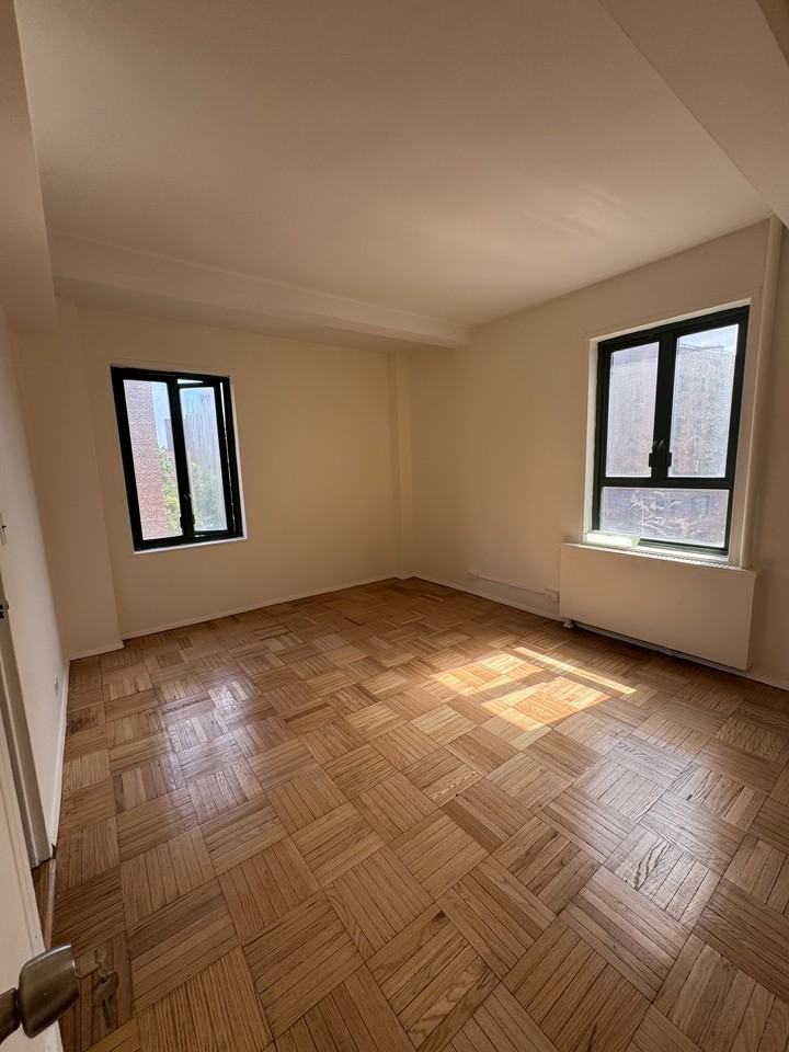 1507 Metropolitan Avenue #6A - Photo 2 of 5