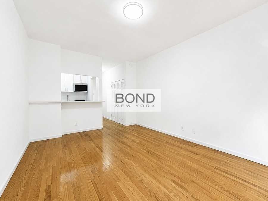 318 E 89th St #E - Photo 3 of 5