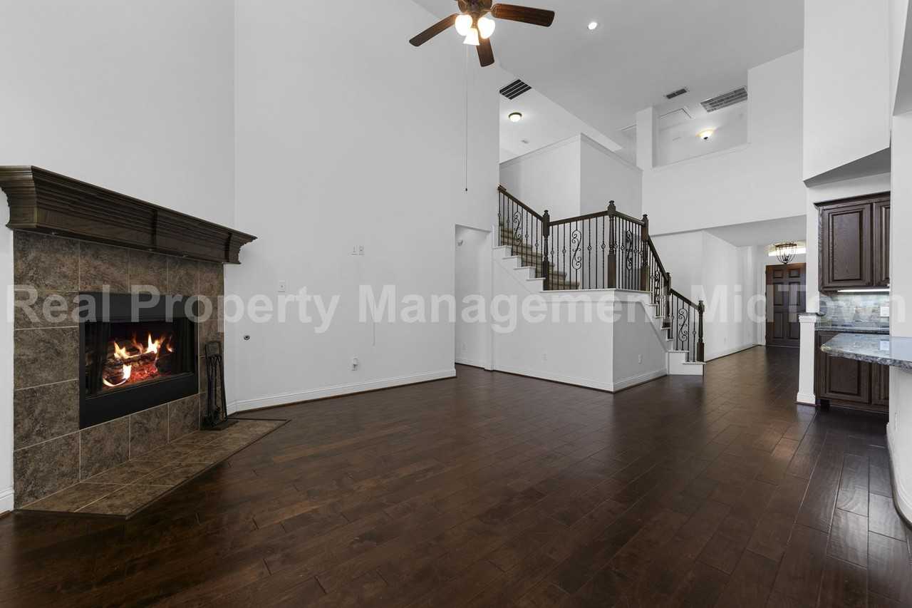 4106 Horseshoe Ln - Photo 7 of 45