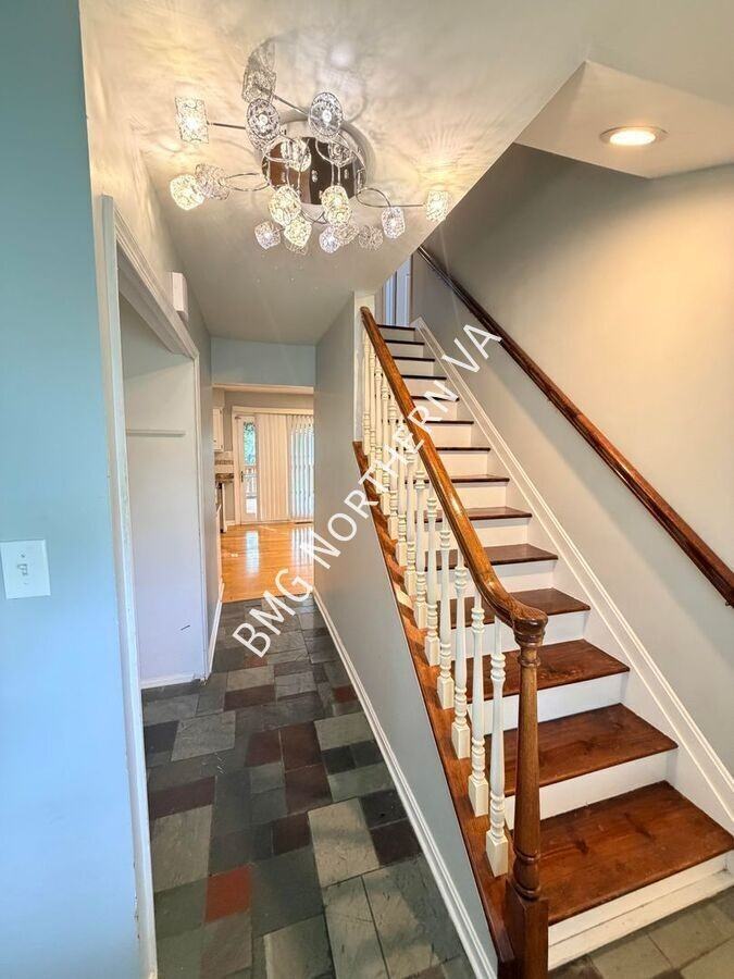 8957 Rolling Rd - Photo 3 of 25