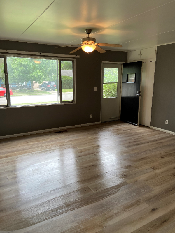 236 Schilling St - Photo 3 of 17