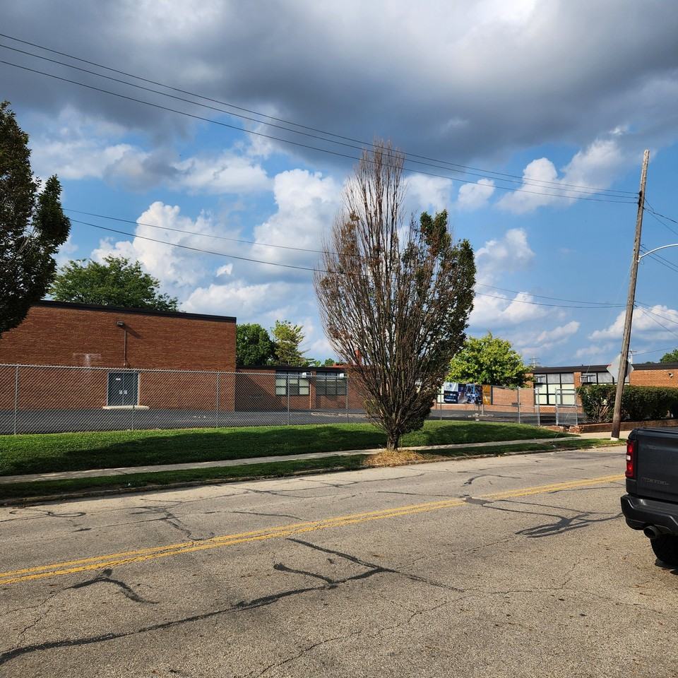 1455 E Mound St - Photo 5 of 16
