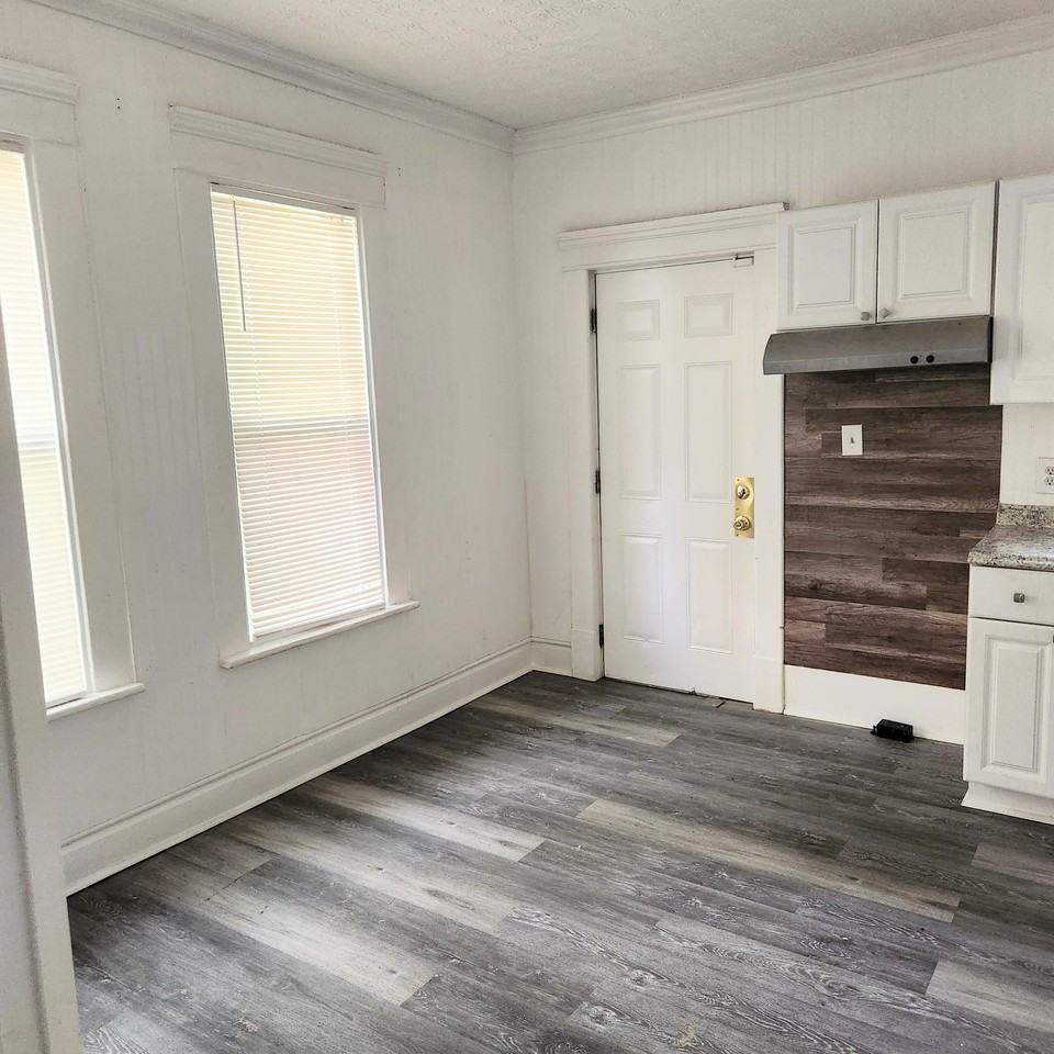 1455 E Mound St - Photo 7 of 16