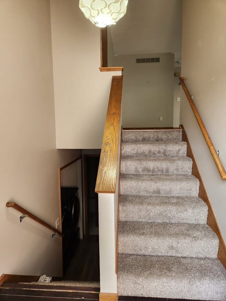193 Butternut Ct - Photo 2 of 17
