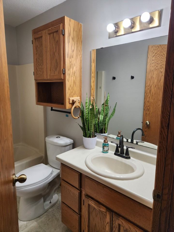 193 Butternut Ct - Photo 4 of 17
