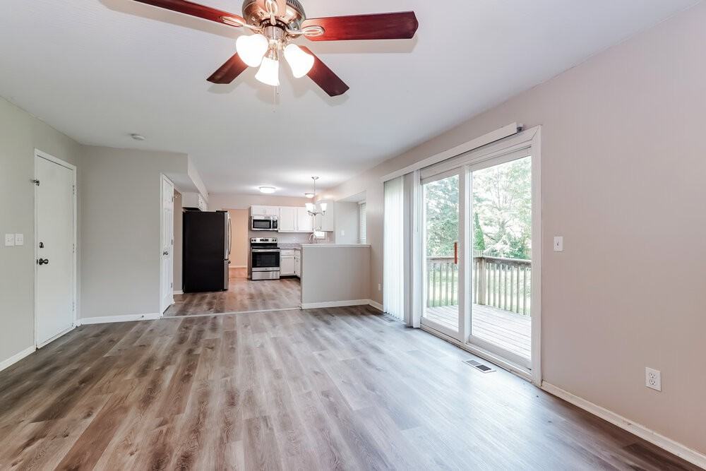 5305 Frisco Dr - Photo 6 of 18