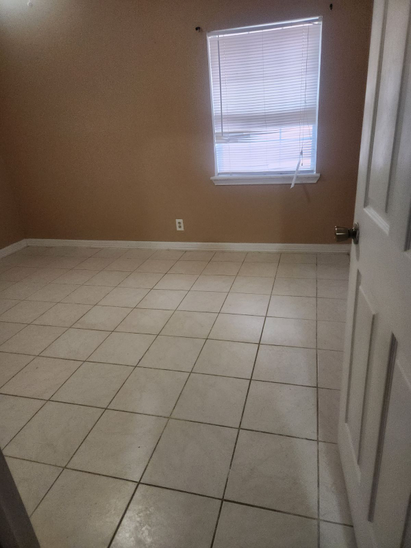 531 Roper St - Photo 7 of 46
