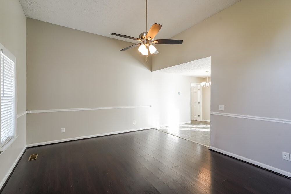 7109 Beard Ct - Photo 4 of 18