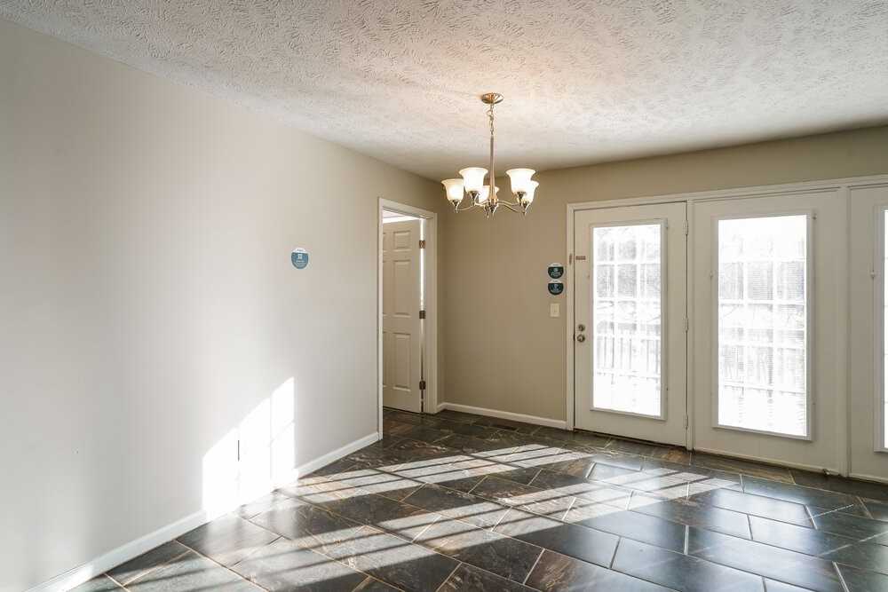 7109 Beard Ct - Photo 5 of 18