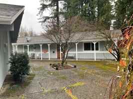 featured image of 01 Russell Rd