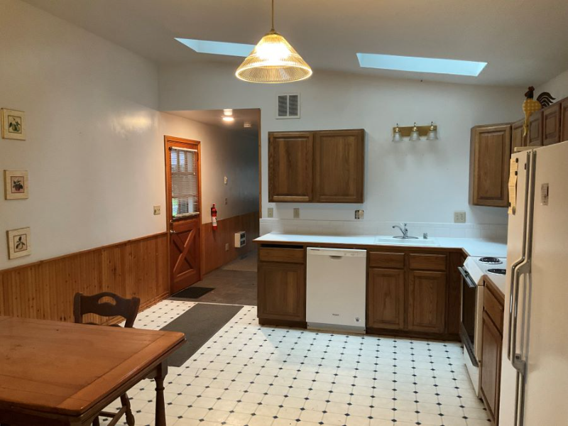 01 Russell Rd - Photo 5 of 11
