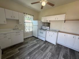 3 N Oak St #B - Photo 1 of 1