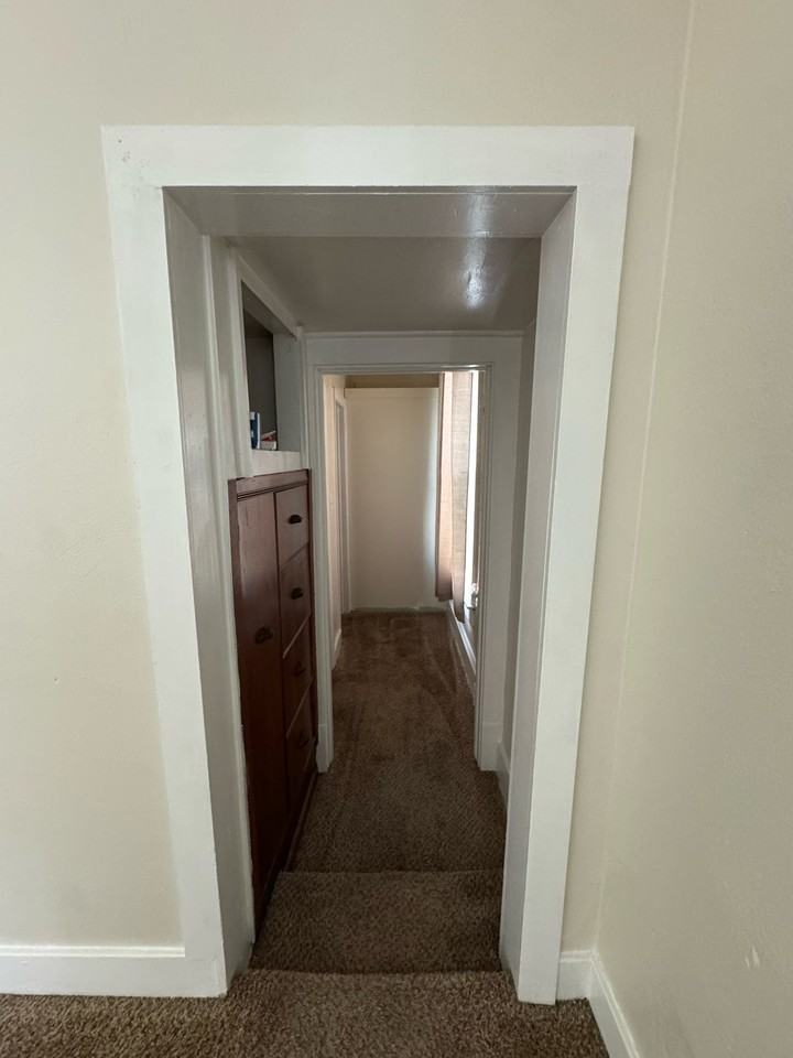 3 N Oak St #B - Photo 4 of 9