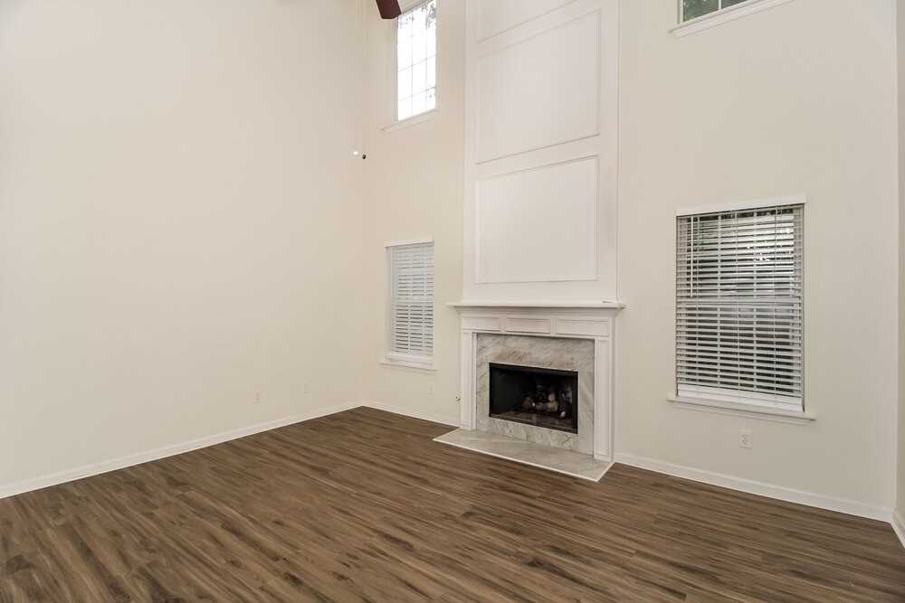 3410 Sandlake Dr Sw - Photo 4 of 17