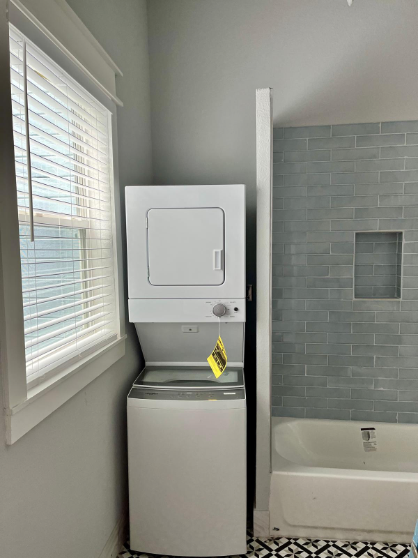 2618 Colonial Ave - Photo 3 of 10