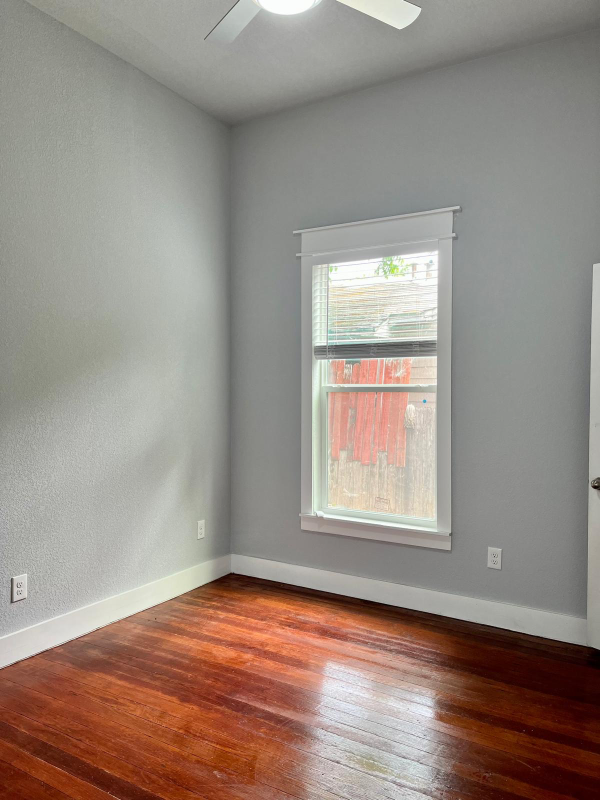 2618 Colonial Ave - Photo 4 of 10