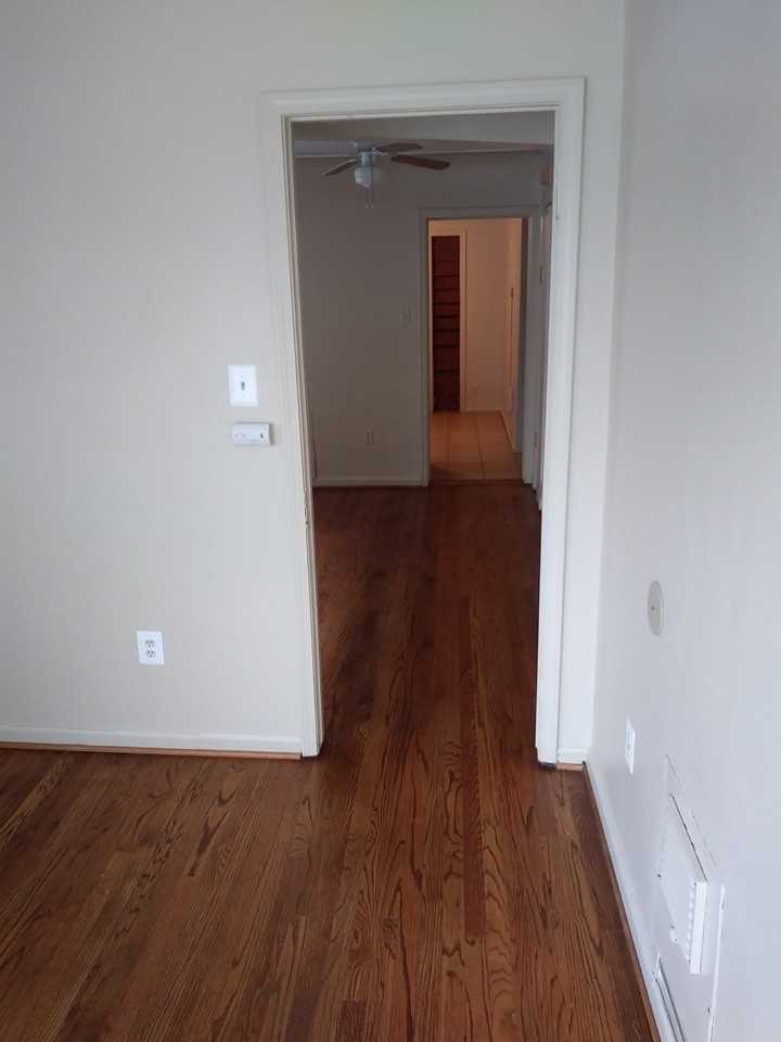 24920 Outer Dr #4 - Photo 3 of 10