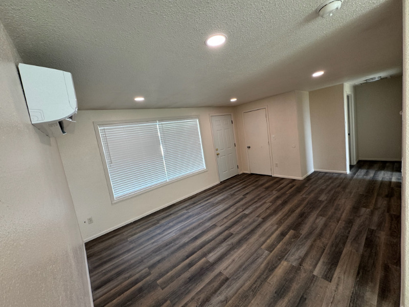 1110 S Alderwood Dr - Photo 4 of 13