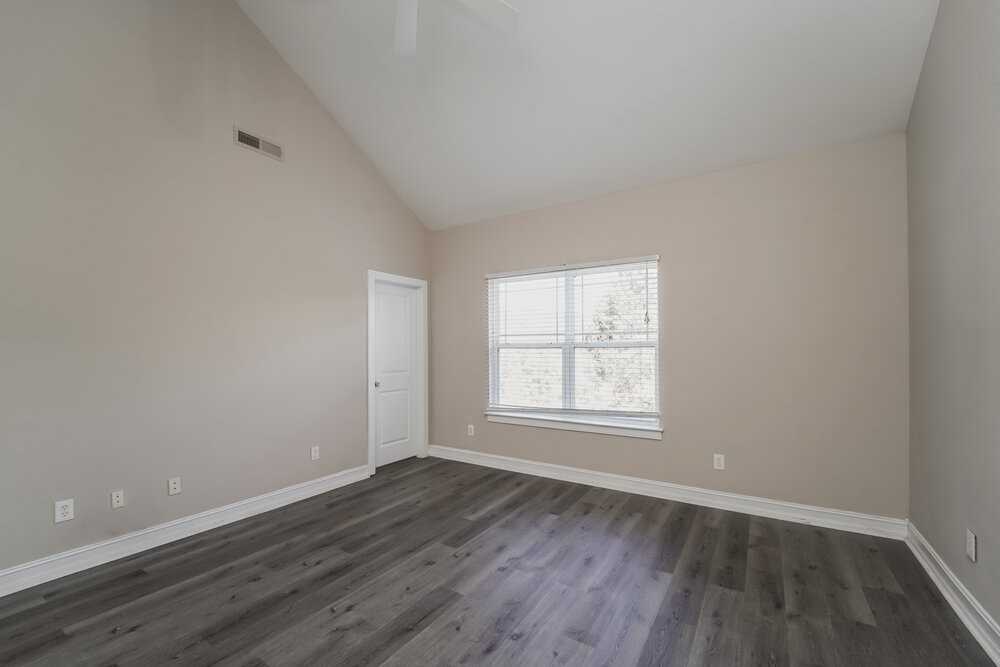 8607 Castle Cliff Dr - Photo 5 of 17