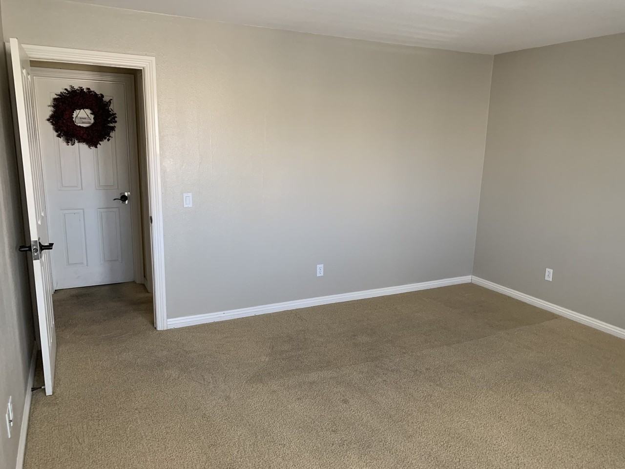 37113 Firethorn St - Photo 4 of 10