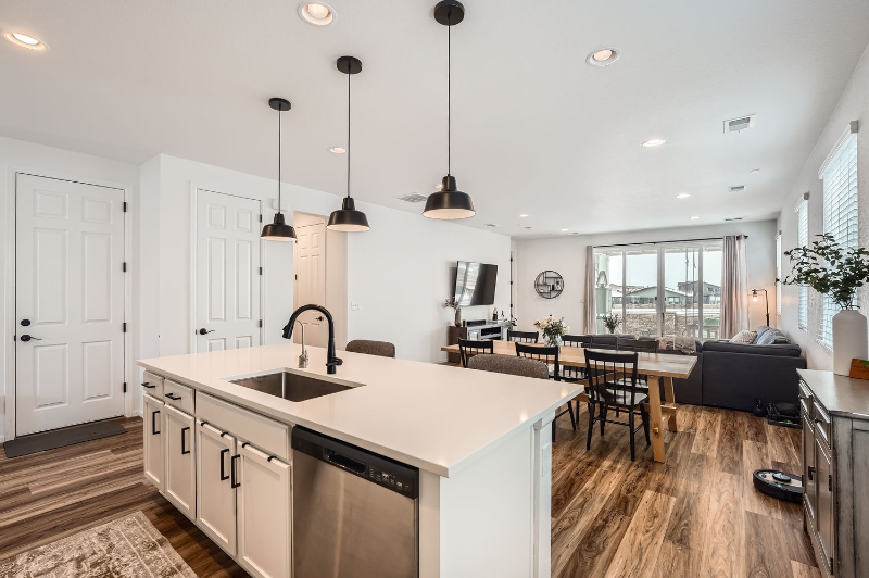 24152 E 40th Ave - Photo 4 of 11