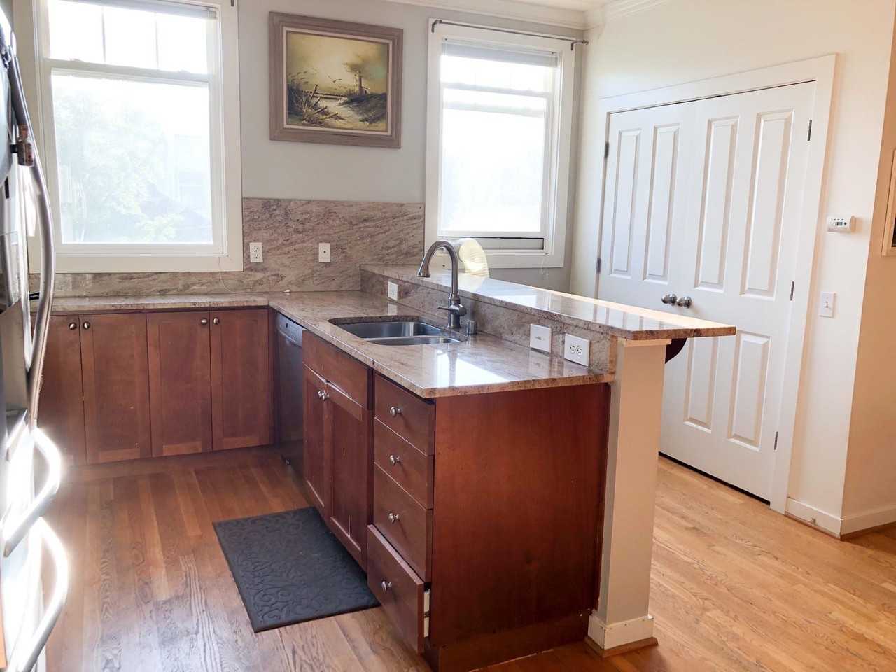 205 15th Ave - Photo 4 of 20