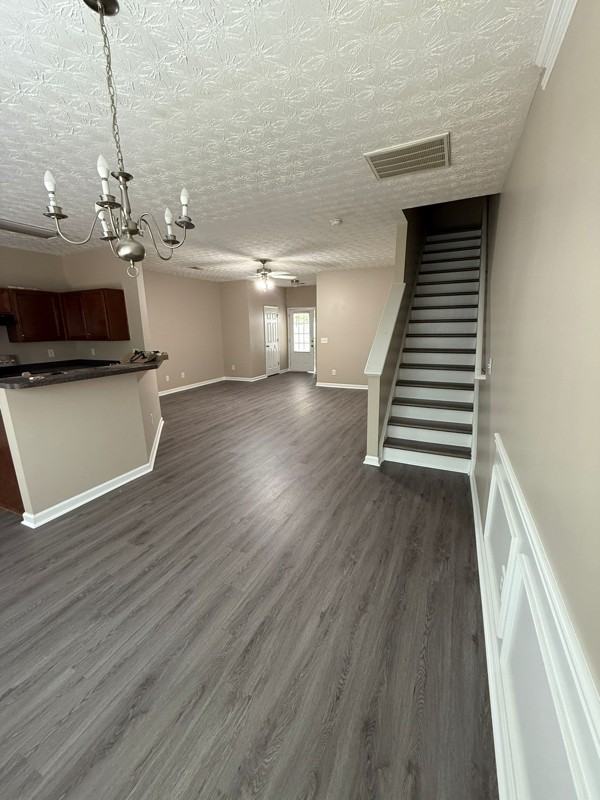 518 Oakside Pl - Photo 7 of 34