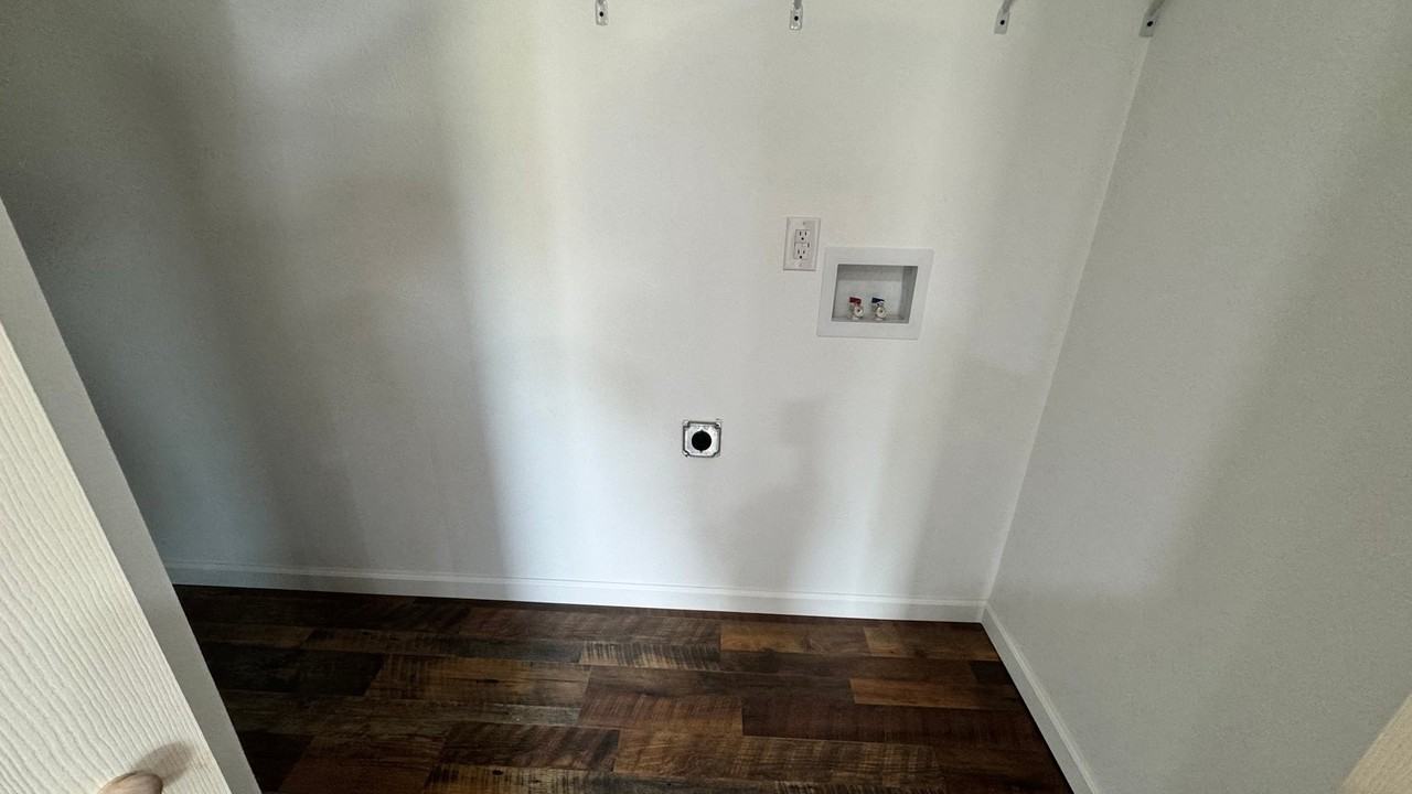225 N Frisco St #A - Photo 4 of 14