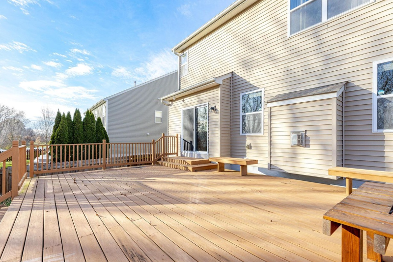 543 Summer Tree Loop - Photo 2 of 3