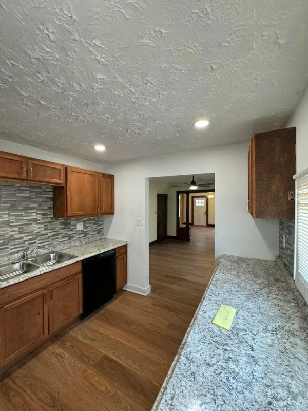 2542 Steele Ave - Photo 7 of 20