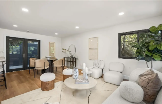 1733 Nautilus St - Photo 5 of 14