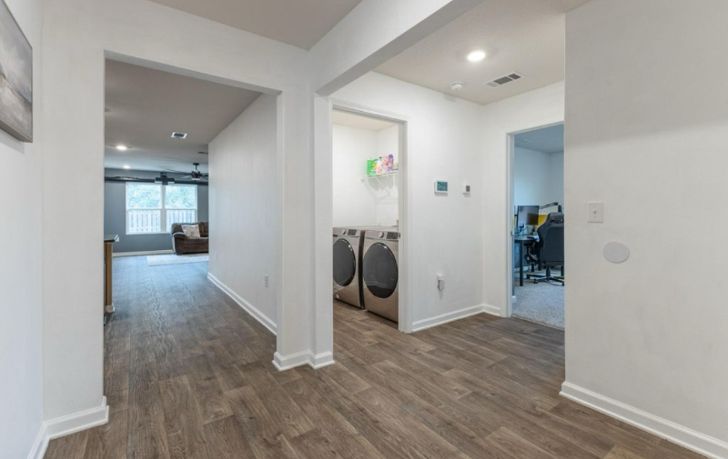 1103 Capocci Ct - Photo 3 of 8