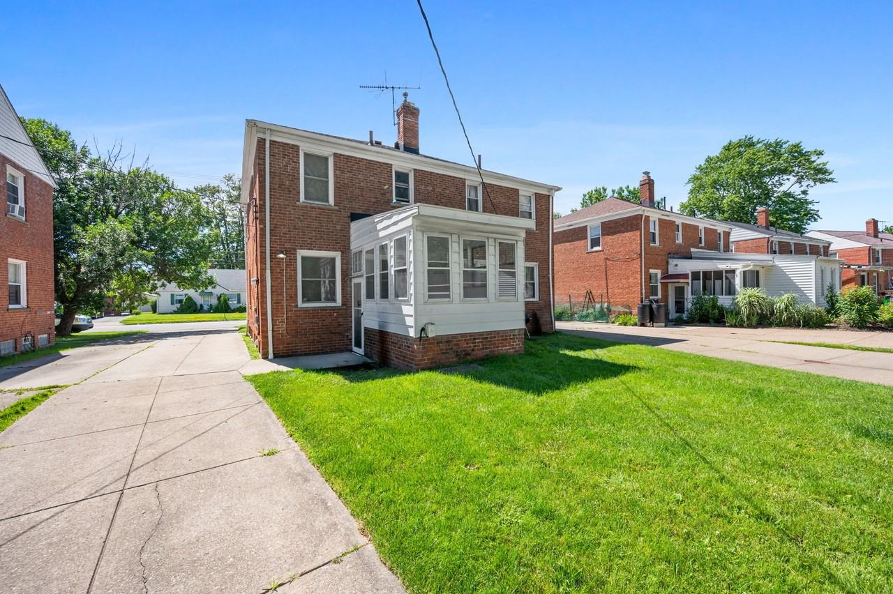 253 East Blvd - Photo 3 of 20