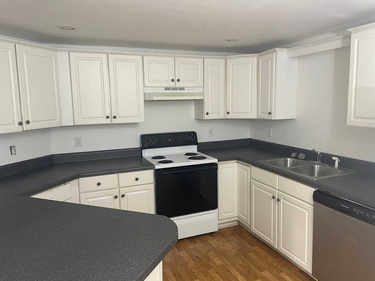 399 James St #383 - Photo 4 of 9